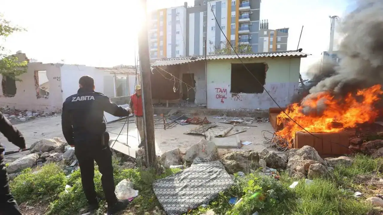 Kepez’de Hurdacı ‘Merhamet’, Zabıta ‘Vatana İhanet’ Dedi! 2